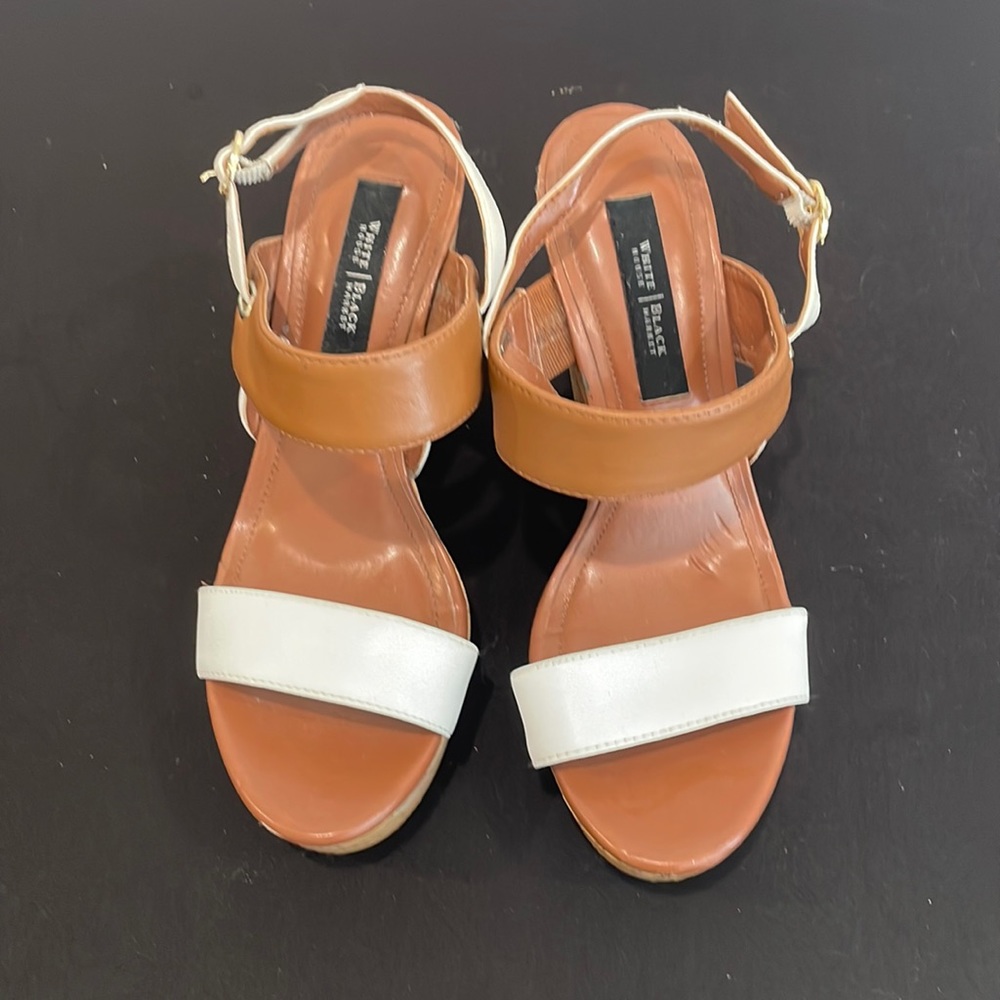 White House Black Market Brown/White Sadie Sandals size 6M